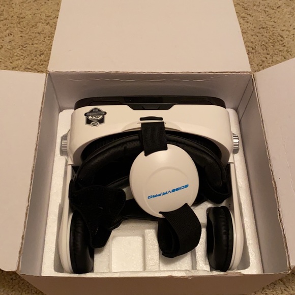 NEW Edge VR Pro Virtual Reality Glasses. - Picture 2 of 2